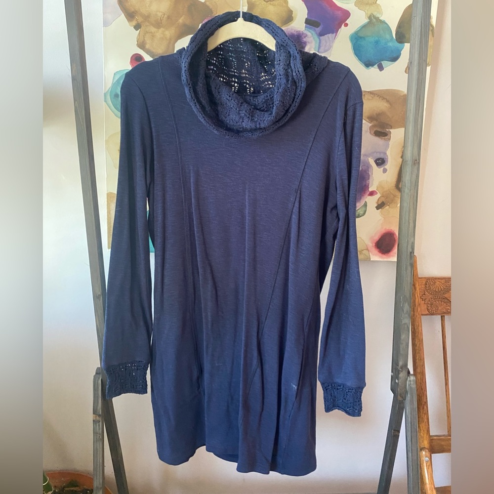 Crochet neck navy dress